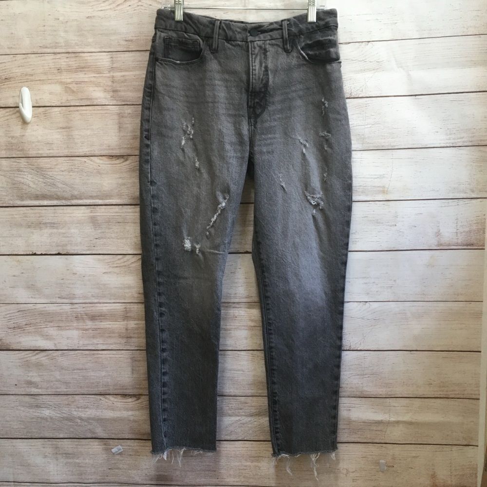 GOOD AMERICAN THE WEEKENDER DISTRESSED JEANS IN DARK GRAY